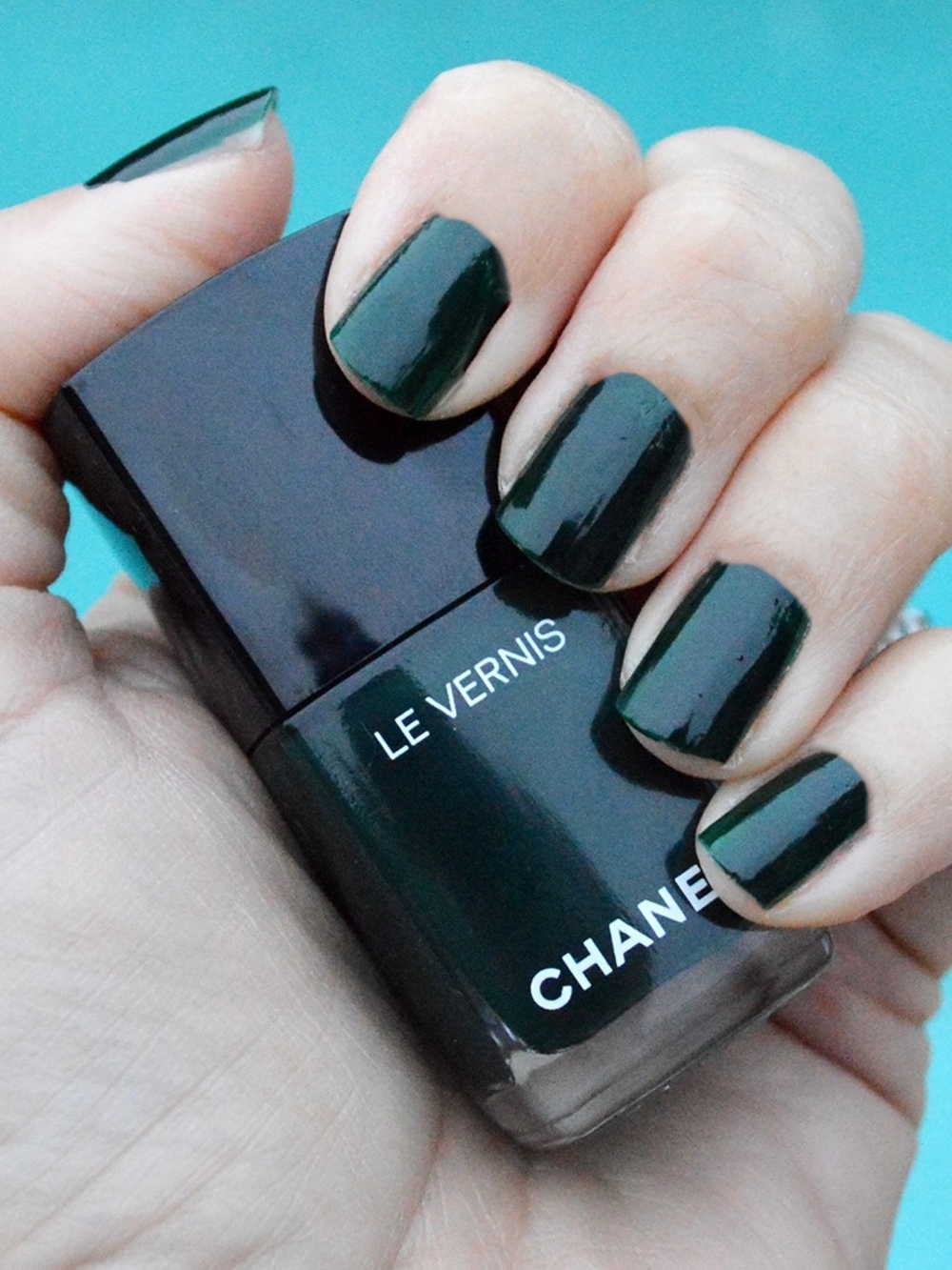 CHANEL Le Vernis Dark Evergreen Nail Polish